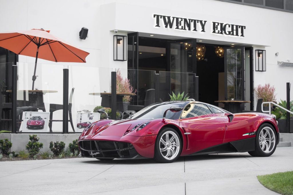 1428556 Pagani Huarya set for Harrys Garage at Concours of Elegance